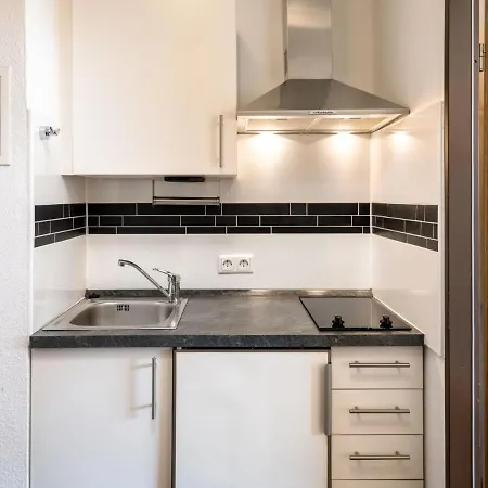 B609 By Interhome *